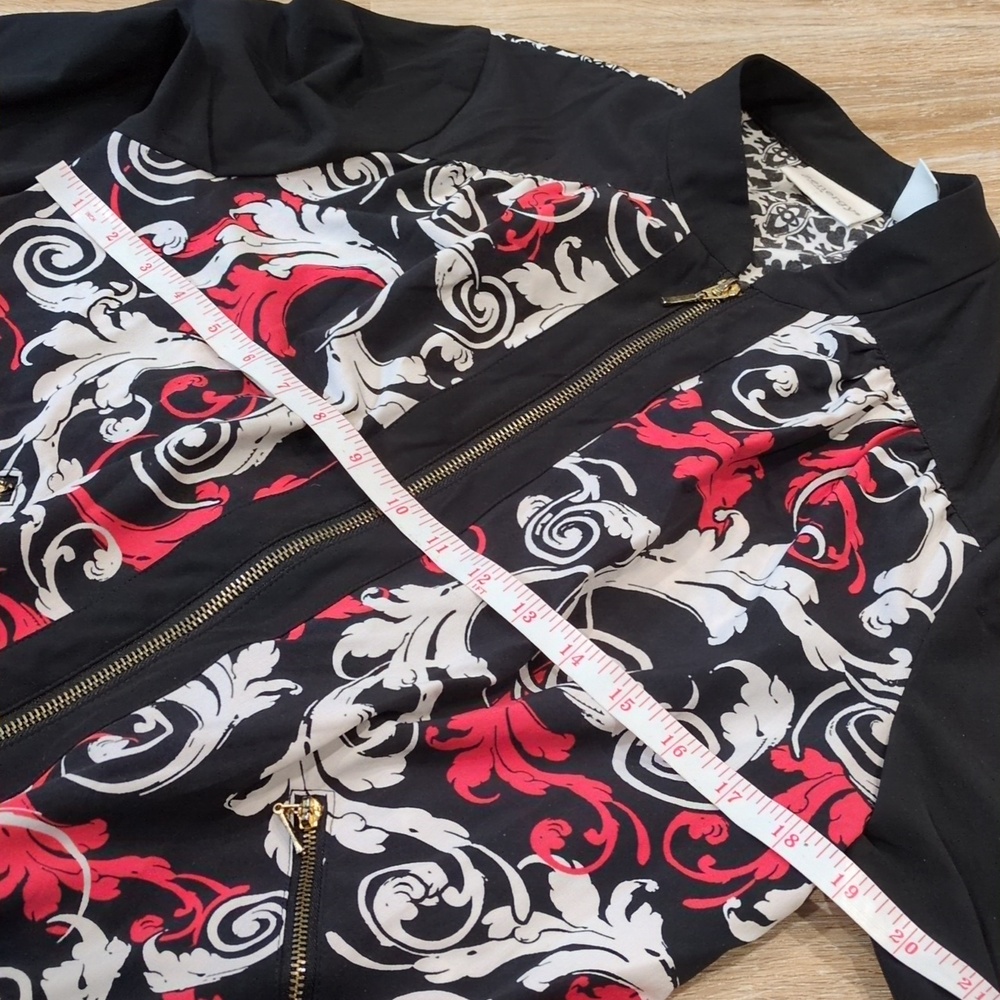 Zenergy by Chico's Women's Black Lightweight Jacket w/ Red & White Floral size 1 - Picture 6 of 8